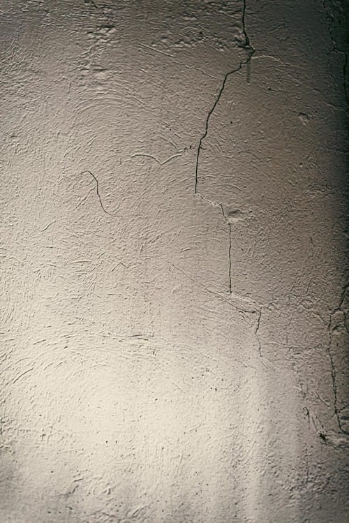 cracked-wall